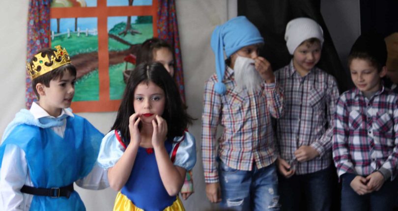 Teatro A Branca de Neve e os Sete Anões - Theaterstück ,,Schneewittchen und die sieben Zwerge”